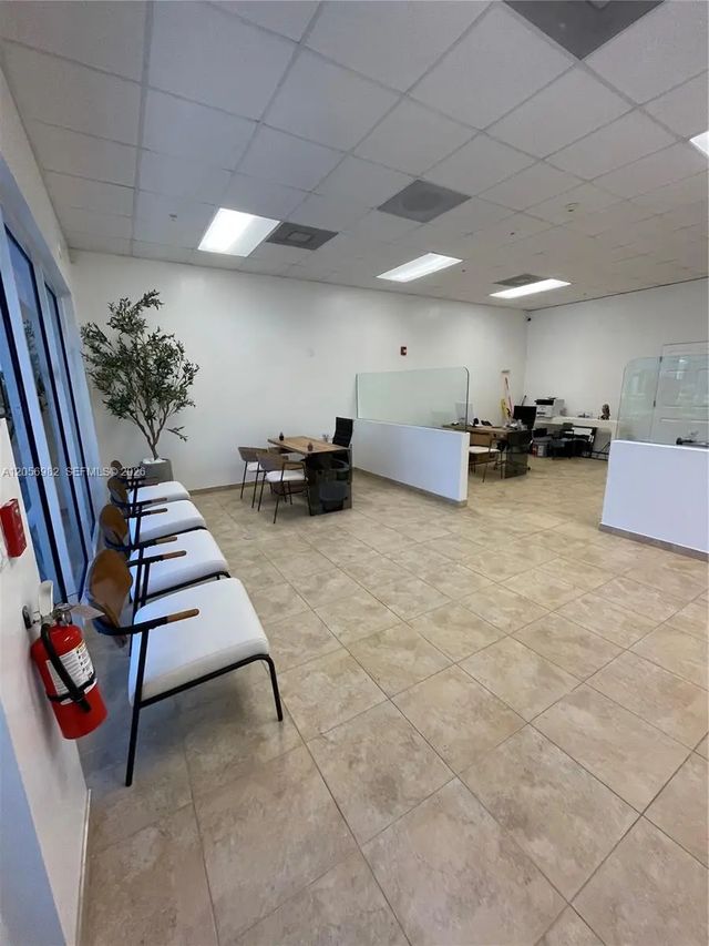 3 of 27 - 951 Sansburys Way #202, West Palm Beach, FL
