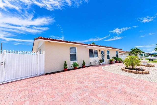 2 of 41 - 25305 Sw 124 Court, Homestead, FL