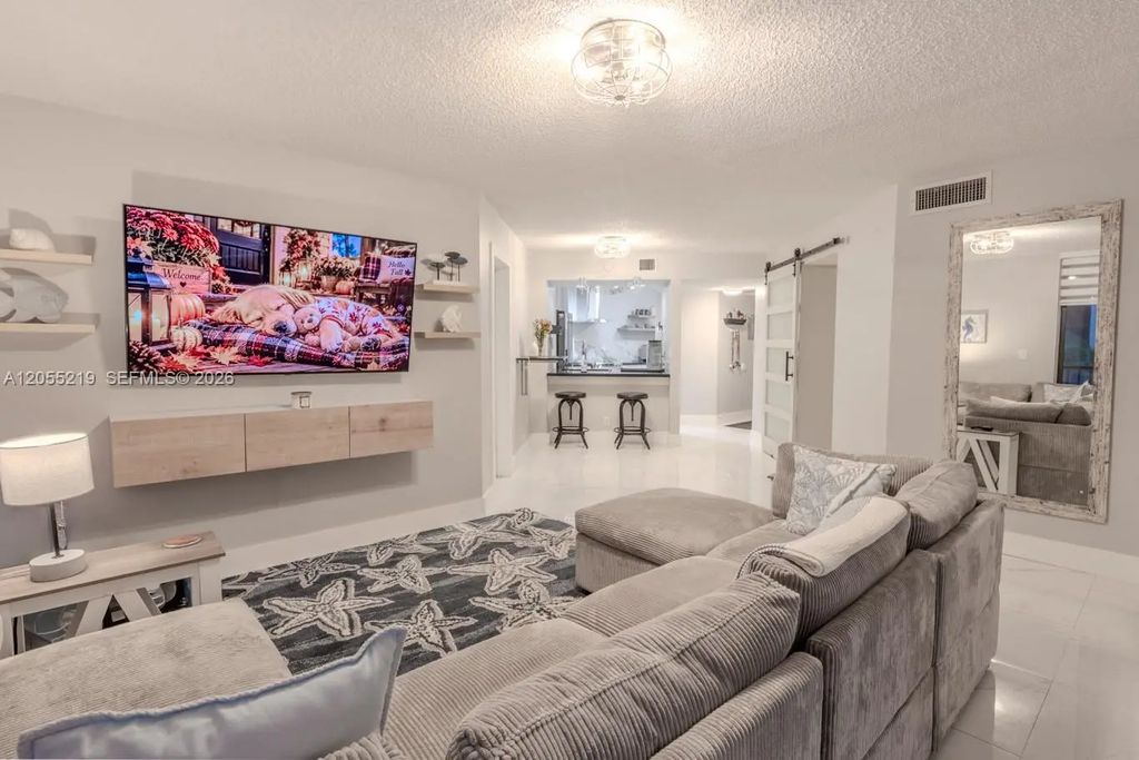 10451 W Broward Boulevard #201, Plantation