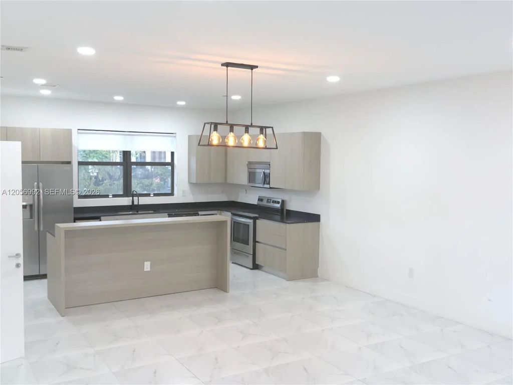 6167 Sw 36th Court, Miramar
