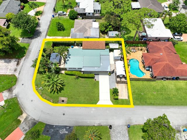 5 of 50 - 330 Ne 48th Street, Oakland Park, FL