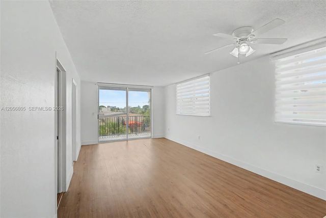 4 of 24 - 12590 Ne 16th Avenue #402, North Miami, FL