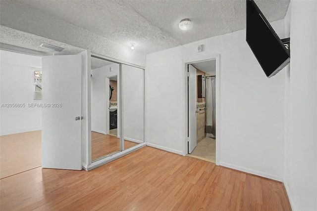 5 of 24 - 12590 Ne 16th Avenue #402, North Miami, FL