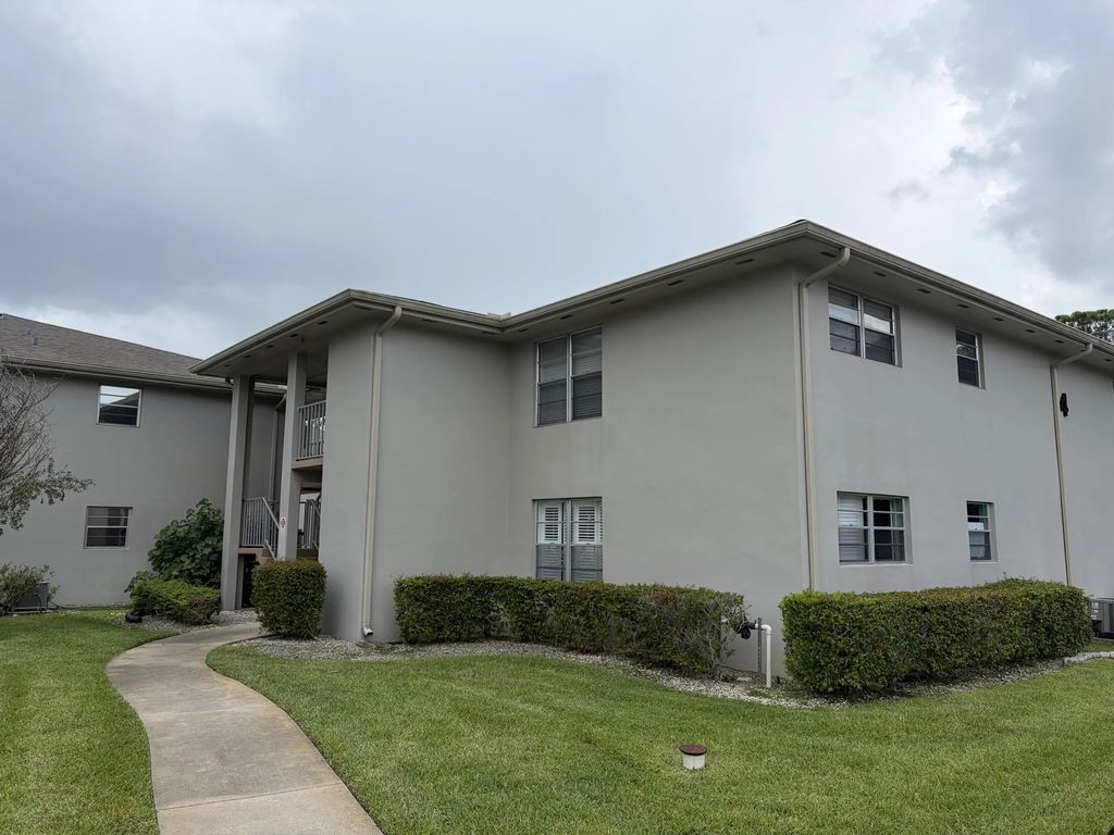 4 Lake Vista Trail #205, Port St. Lucie