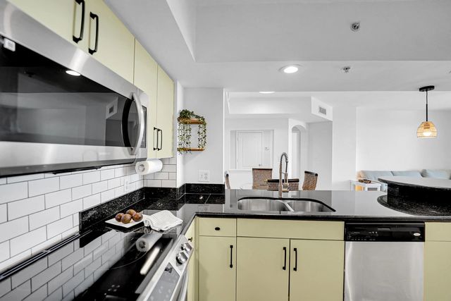 4 of 38 - 110 N Federal Highway #1410, Fort Lauderdale, FL