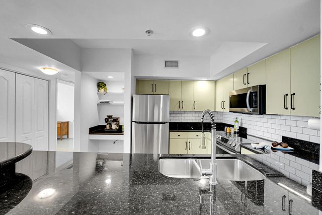5 of 38 - 110 N Federal Highway #1410, Fort Lauderdale, FL