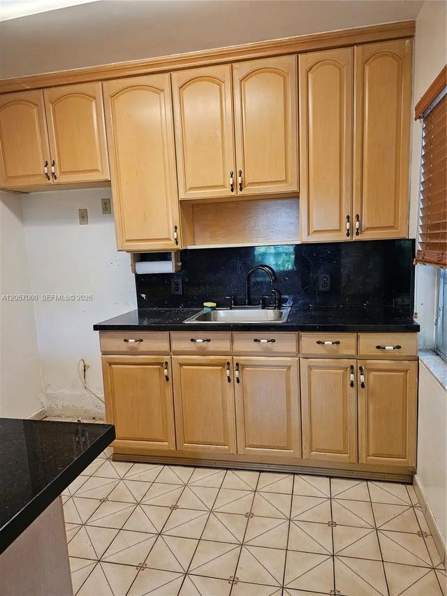 3 of 18 - 310 Ponce De Leon Boulevard, Coral Gables, FL