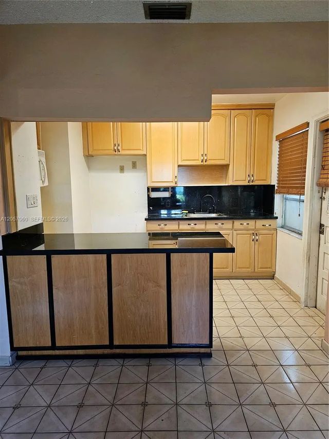 5 of 18 - 310 Ponce De Leon Boulevard, Coral Gables, FL