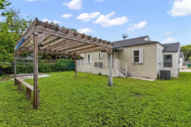 3 of 18 - 3527 Nw 34th Street, Miami, FL