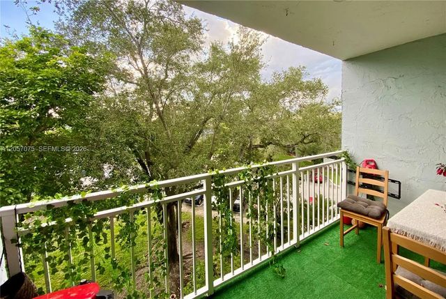 4 of 10 - 9357 Fontainebleau Boulevard #d420, Miami, FL