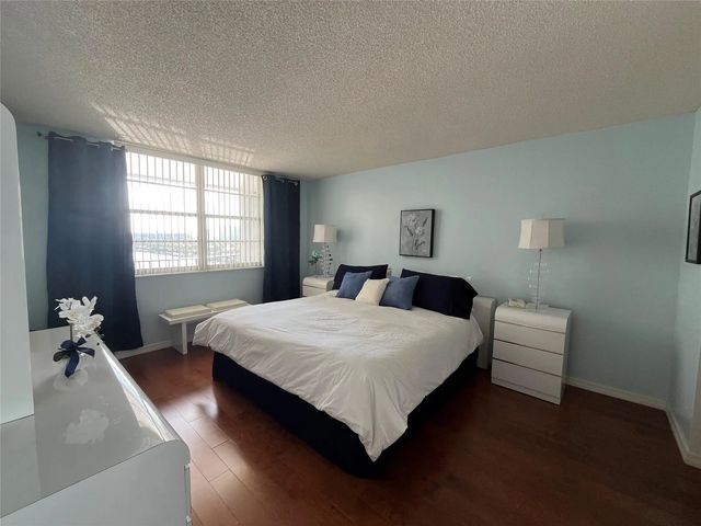 5 of 10 - 1400 S Ocean Drive #707, Hollywood, FL