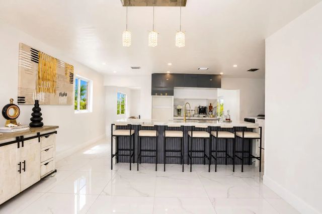 4 of 14 - 511 N 69th Way, Hollywood, FL