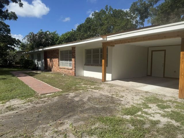 3 of 12 - 1749 26th Avenue, Vero Beach, FL