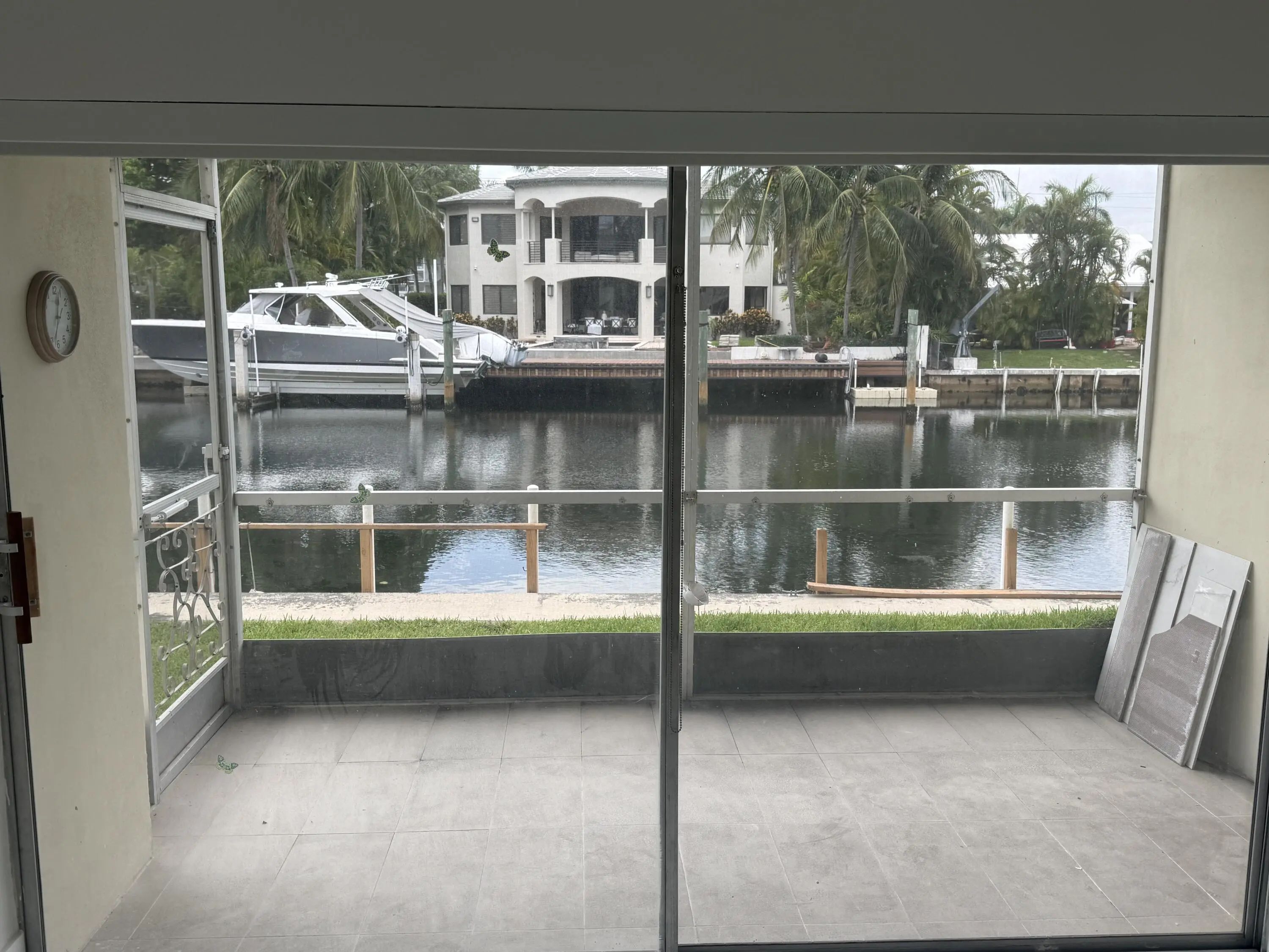 460 Paradise Isle Boulevard #101, Hallandale Beach