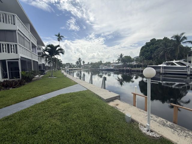 4 of 37 - 460 Paradise Isle Boulevard #101, Hallandale Beach, FL