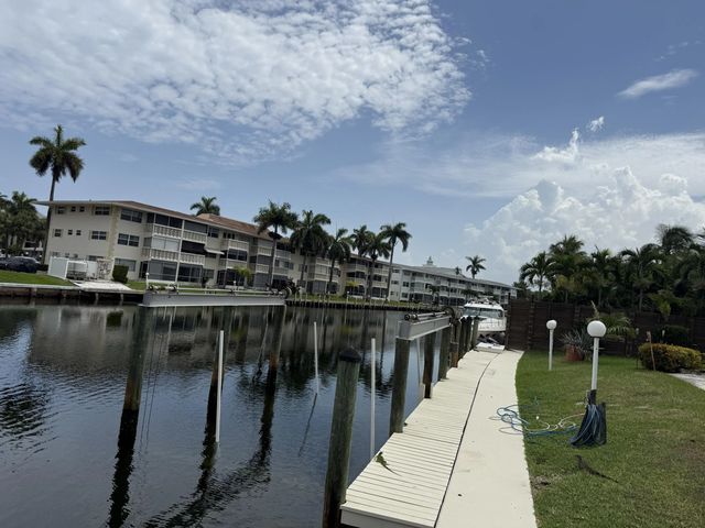 5 of 37 - 460 Paradise Isle Boulevard #101, Hallandale Beach, FL