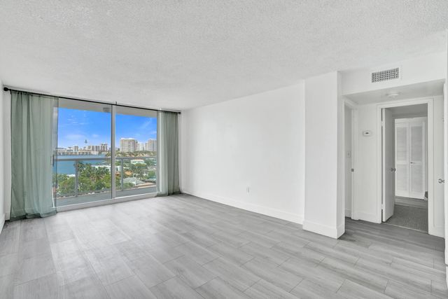 5 of 28 - 2841 Ne 163rd Street #1111, North Miami Beach, FL