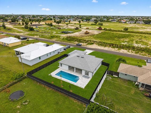 1013 Ne 14th Terrace, Cape Coral
