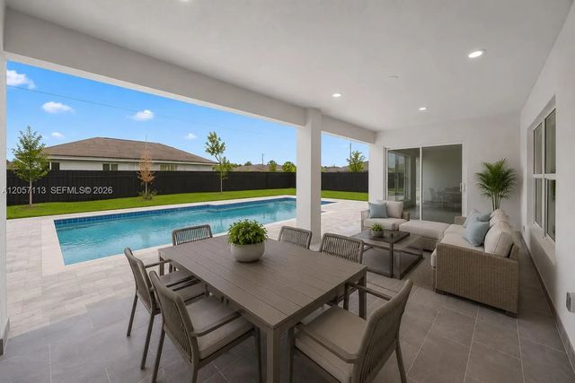 4 of 27 - 1013 Ne 14th Terrace, Cape Coral, FL