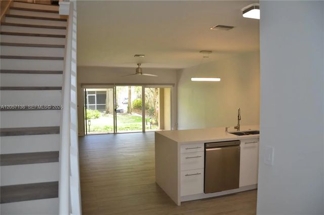 4 of 23 - 351 Sw 121st Avenue, Pembroke Pines, FL