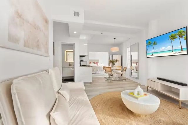 530 Ocean Drive, Miami Beach