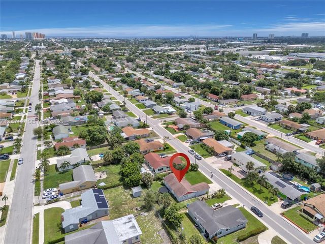 5 of 8 - 1320 W 26th Court, Riviera Beach, FL