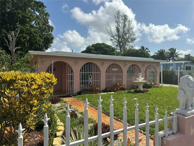 455 Nw 133rd Street, North Miami