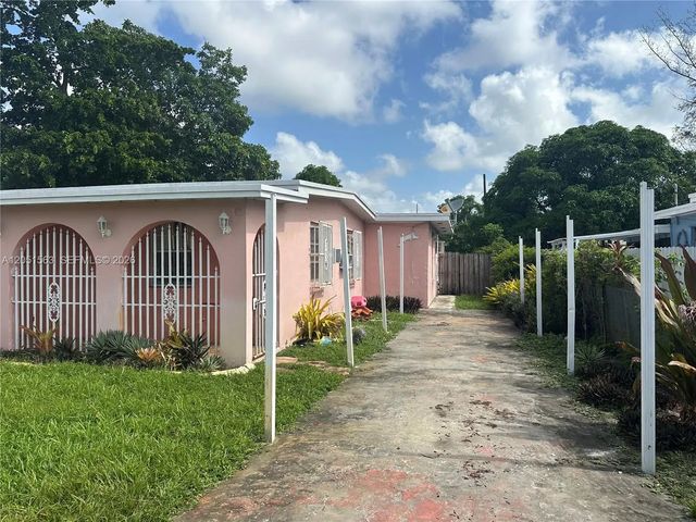 3 of 26 - 455 Nw 133rd Street, North Miami, FL
