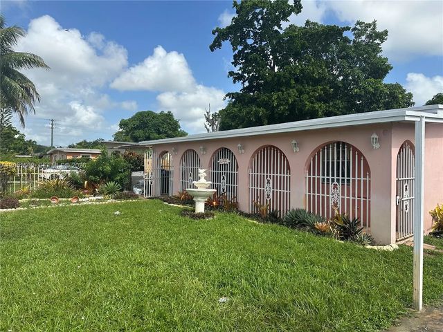 4 of 26 - 455 Nw 133rd Street, North Miami, FL