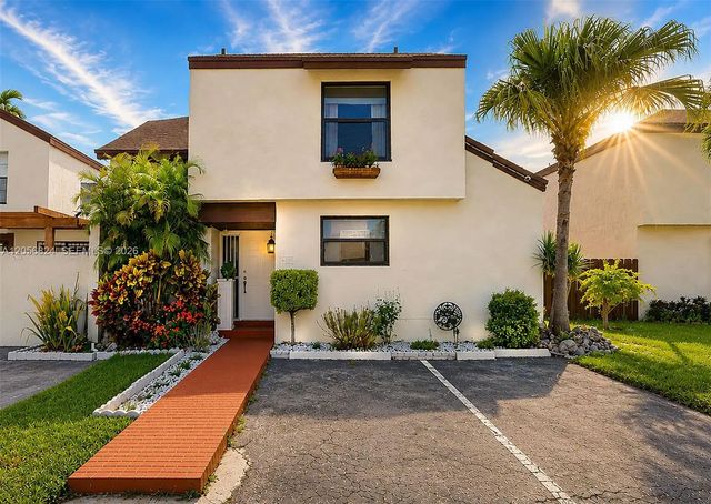 635 Nw 97th Place, Miami