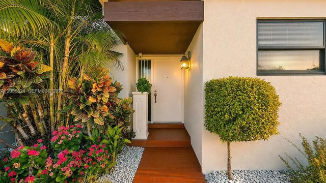 3 of 18 - 635 Nw 97th Place, Miami, FL