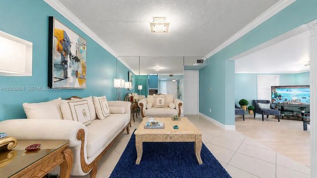 4 of 18 - 635 Nw 97th Place, Miami, FL