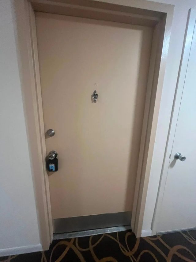 2 of 8 - 480 Executive Center Drive #2f, West Palm Beach, FL
