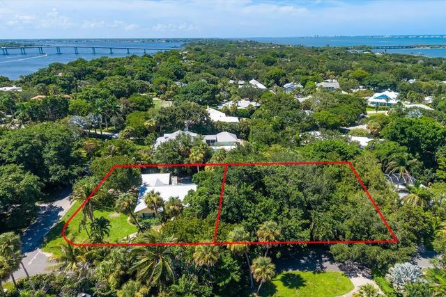 3 of 14 - 22 N Via Lucindia, Sewalls Point, FL