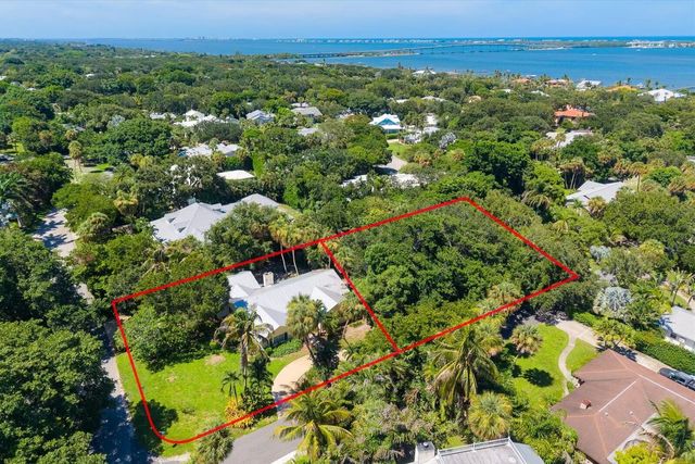 5 of 14 - 22 N Via Lucindia, Sewalls Point, FL