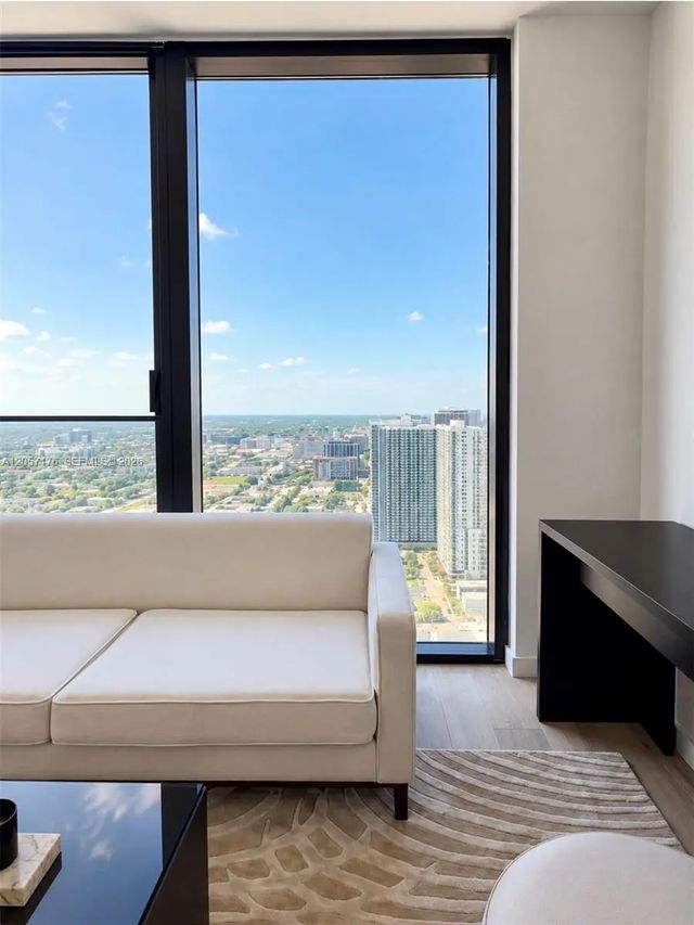 2 of 6 - 20 Ne 11th Street #3712b, Miami, FL