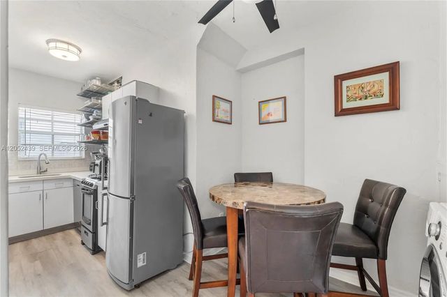 4 of 7 - 819 Meridian Avenue #5, Miami Beach, FL