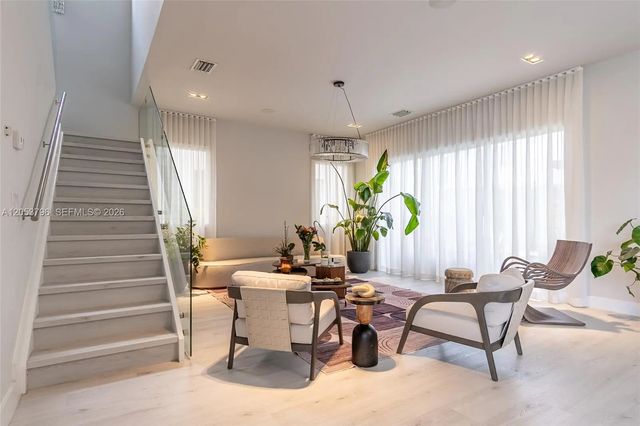 10043 Nw 75th Terrace, Doral