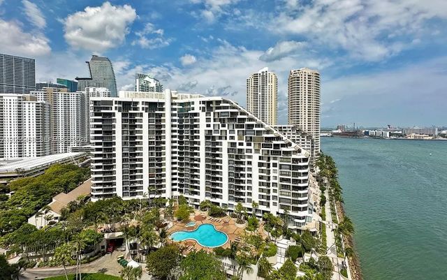 520 Brickell Key Drive #a1216, Miami