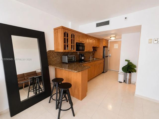 4 of 17 - 19201 Collins Avenue #1025, Sunny Isles Beach, FL