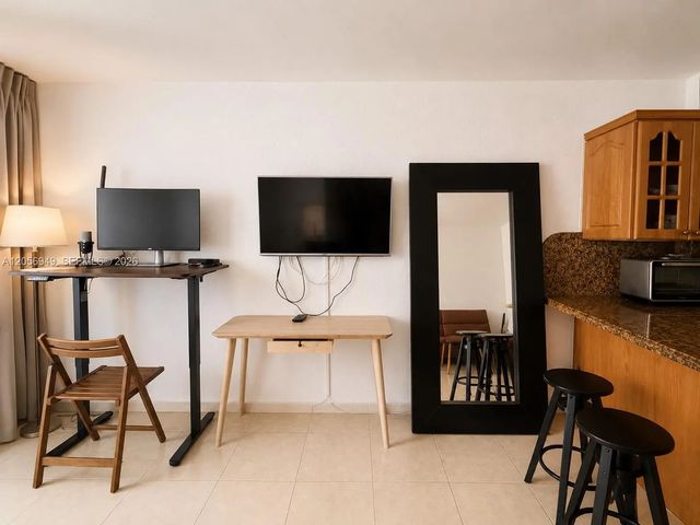 5 of 17 - 19201 Collins Avenue #1025, Sunny Isles Beach, FL