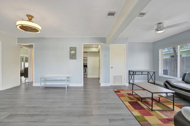 4 of 26 - 230 Ne 45th Street, Oakland Park, FL