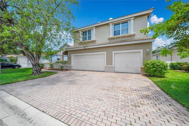 2 of 38 - 5340 Sw 33rd Terrace, Hollywood, FL