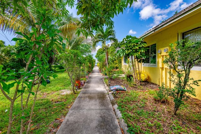 2 of 21 - 2501 Taylor Street #c, Hollywood, FL