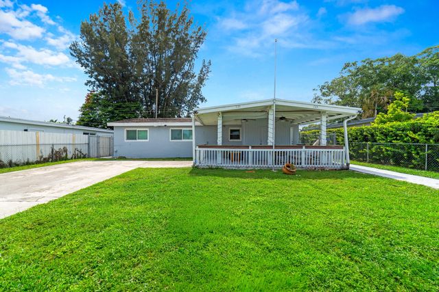 735 Hibiscus Drive, Royal Palm Beach