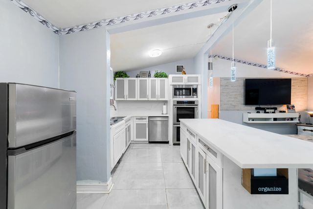 5 of 34 - 735 Hibiscus Drive, Royal Palm Beach, FL