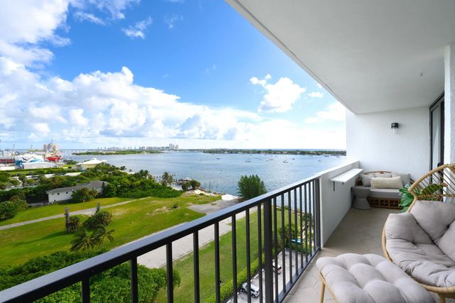 5600 N Flagler Drive #1207, West Palm Beach