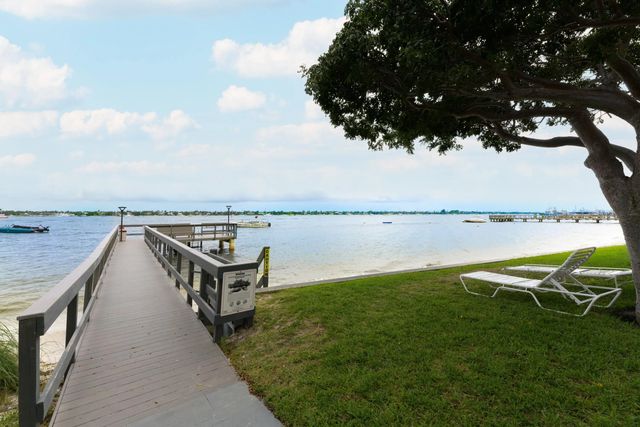 3 of 32 - 5600 N Flagler Drive #1207, West Palm Beach, FL