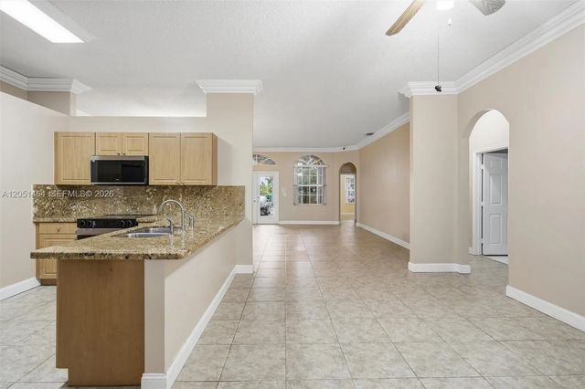 5 of 15 - 2101 Se 17th Avenue, Homestead, FL