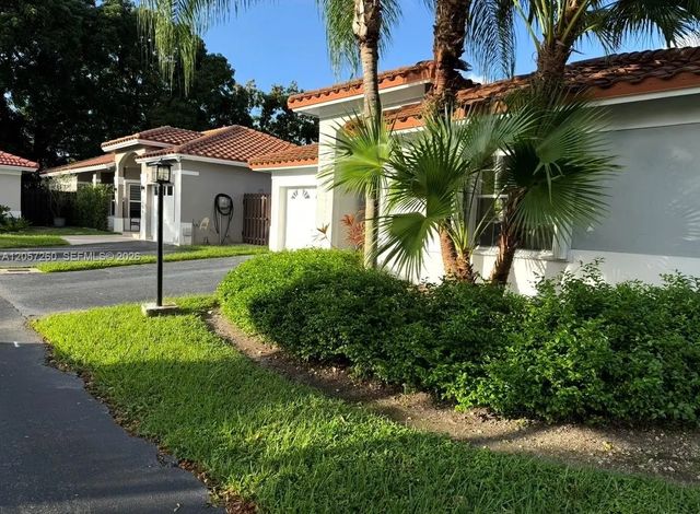 5758 Nw 97th Place, Doral